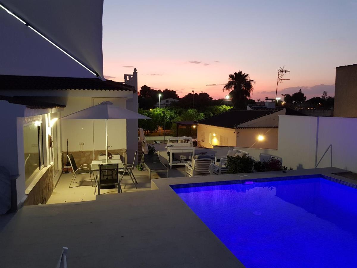 Lovely Bungalow For Four Close To Beach And City In Torrevieja Ngoại thất bức ảnh