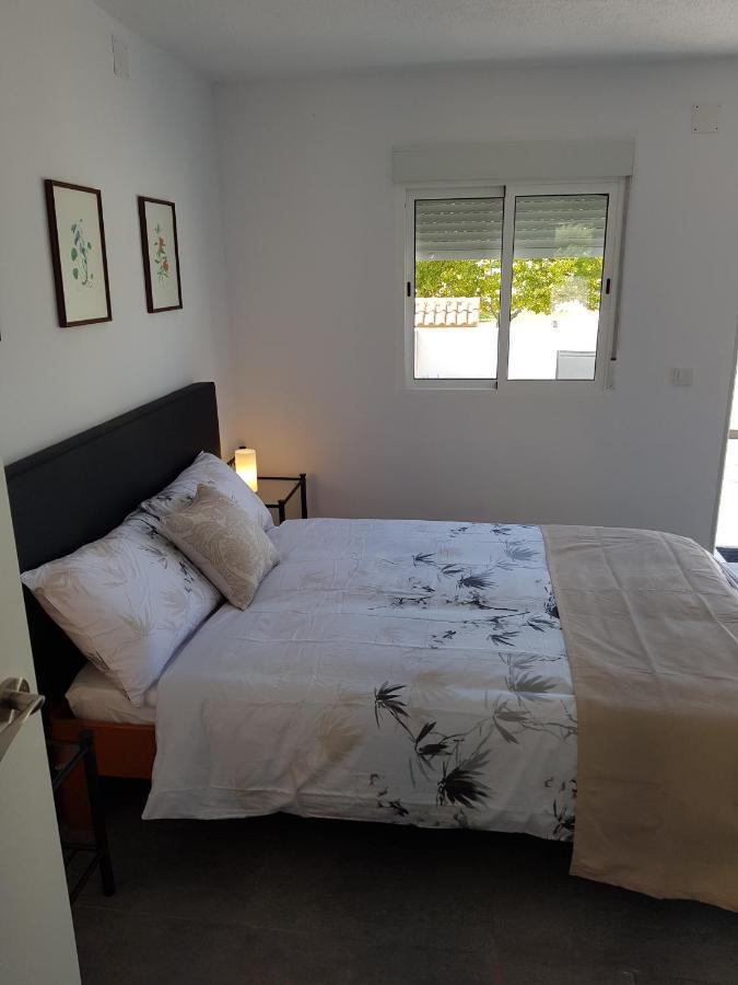 Lovely Bungalow For Four Close To Beach And City In Torrevieja Ngoại thất bức ảnh