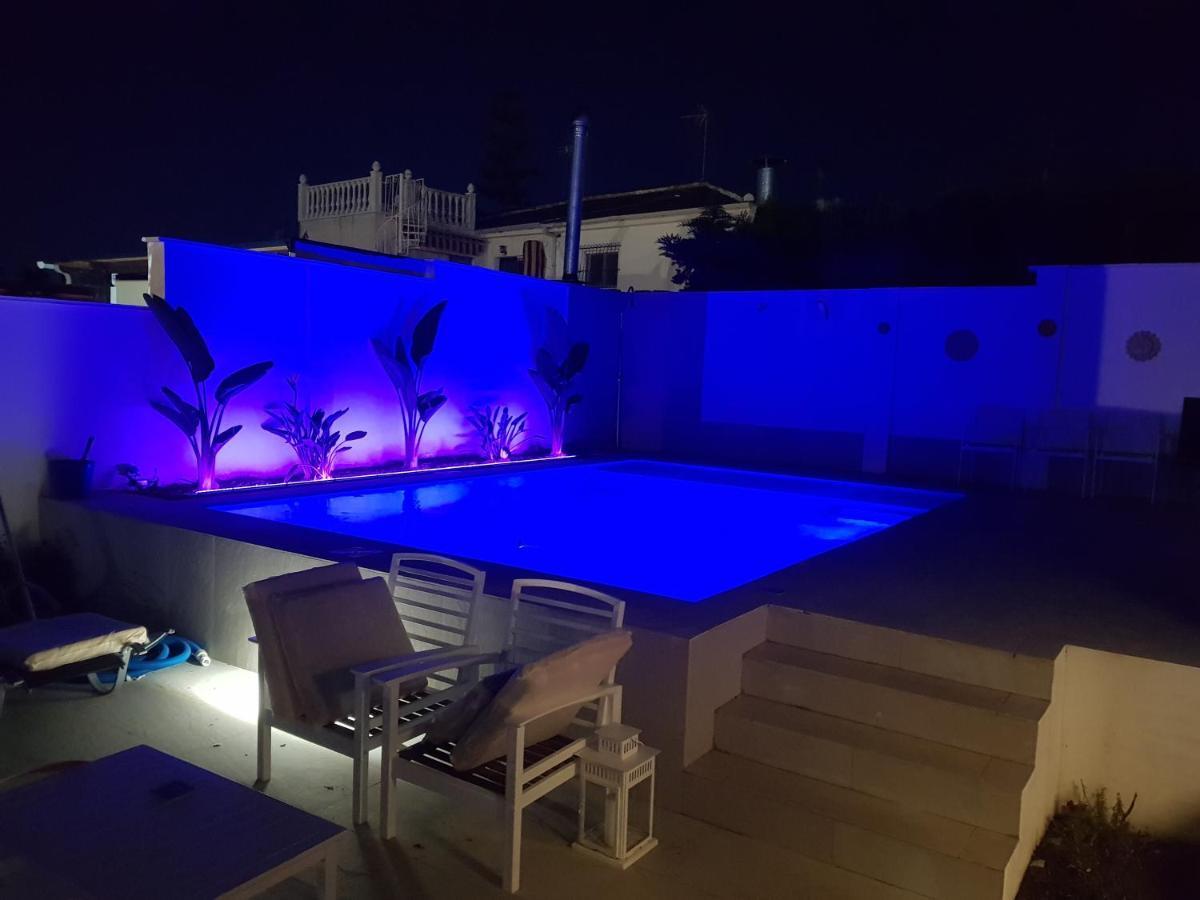 Lovely Bungalow For Four Close To Beach And City In Torrevieja Ngoại thất bức ảnh