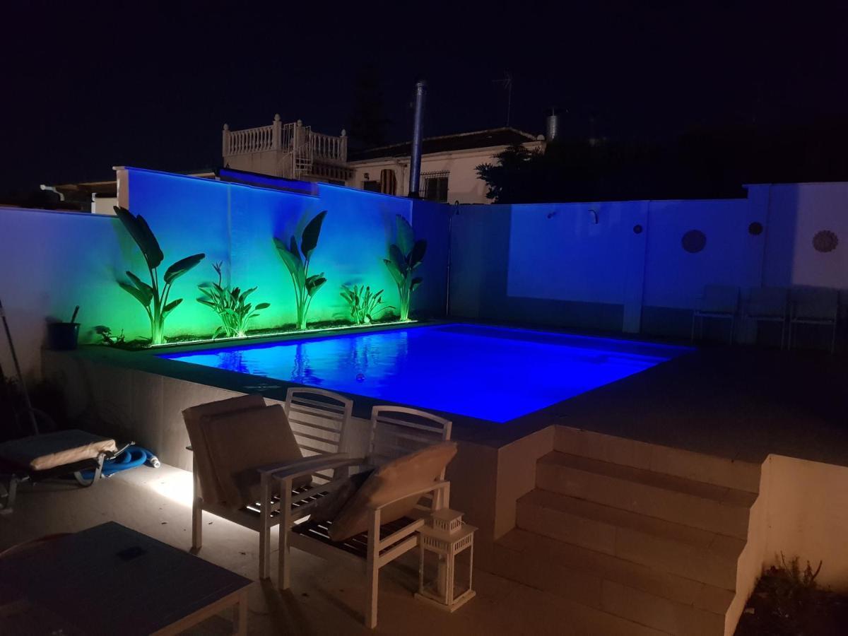 Lovely Bungalow For Four Close To Beach And City In Torrevieja Ngoại thất bức ảnh